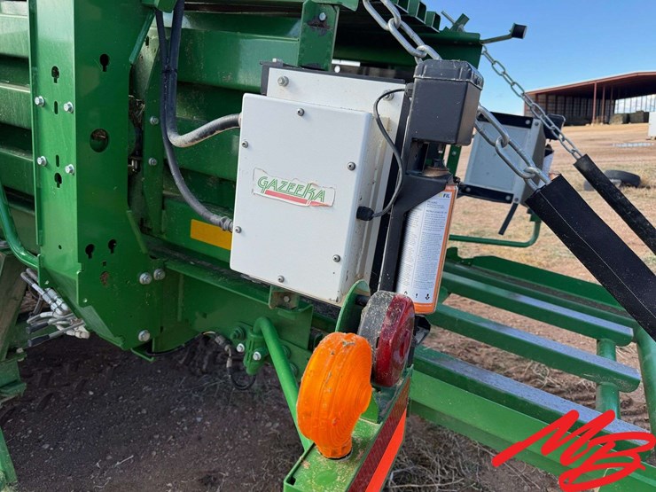 2022-john-deere-l341-image-18