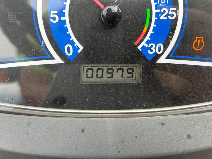 2015-massey-ferguson-1734e-image-23