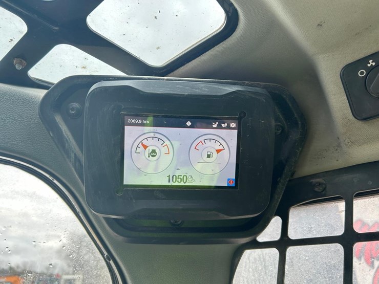 2020-bobcat-t76-image-22