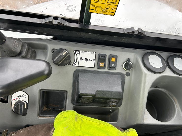 2022-bobcat-e35-image-25