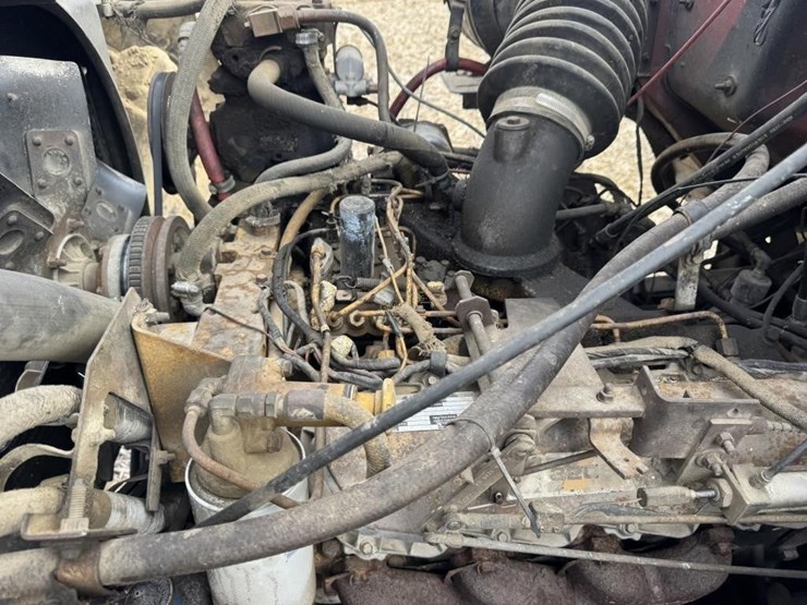 1980-ford-8000-image-27