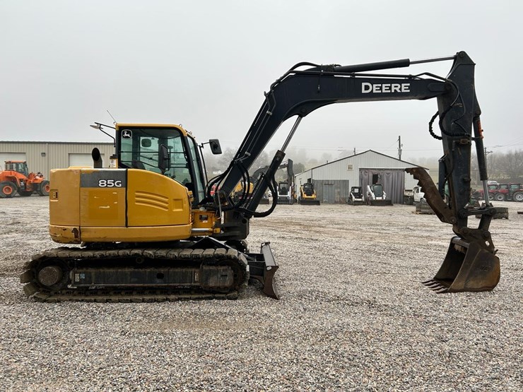 2019-deere-85g-image-5