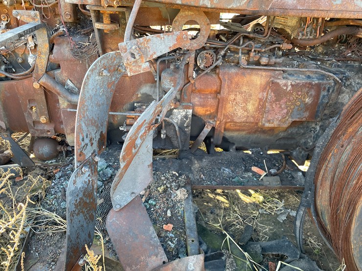 new-holland-t8030-image-15