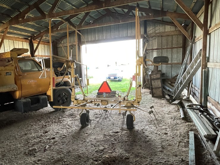 #6039-•-2021-vermeer-(2)-basket-tedder-image-4