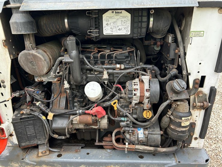2020-bobcat-s570-image-14