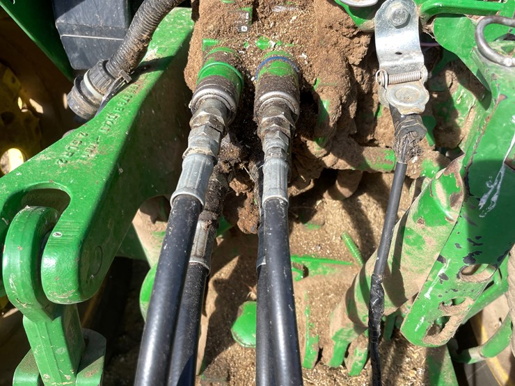 john-deere-7330-image-21