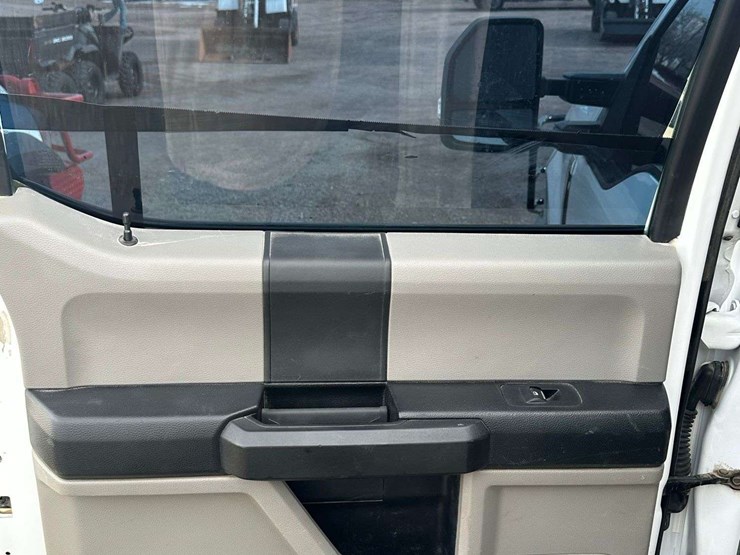 2019-ford-f250-xl-image-29