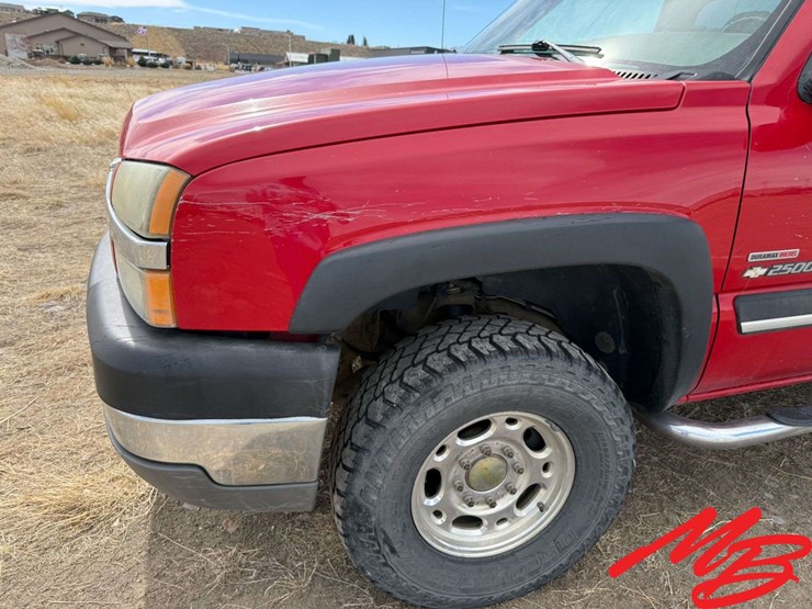 2004-chevrolet-silverado-2500-image-10