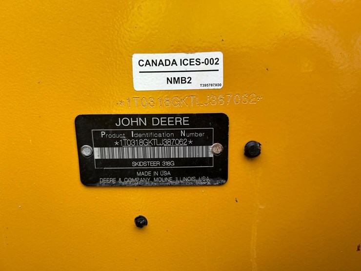 2020-deere-318g-image-21