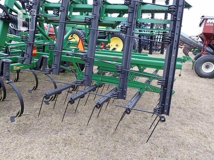 john-deere-726-image-12