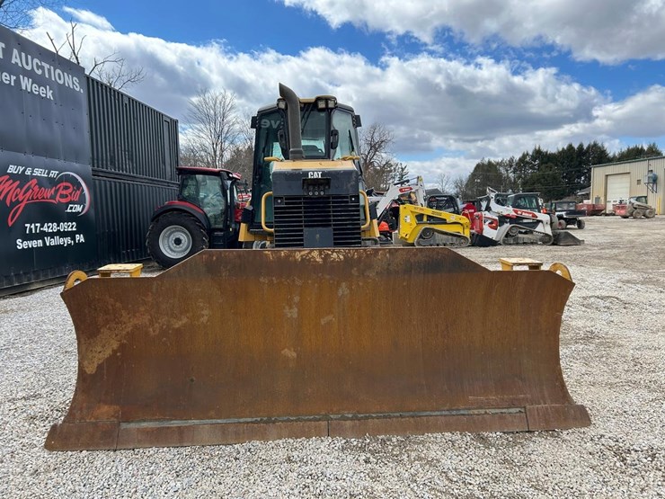 2015-caterpillar-d6k2-lgp-image-7