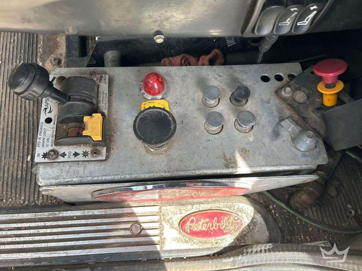 2006-peterbilt-379-image-14