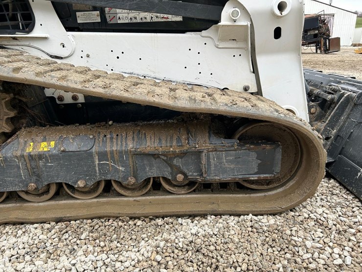 2023-bobcat-t770-image-14