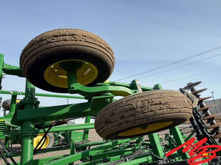 john-deere-2310-image-14
