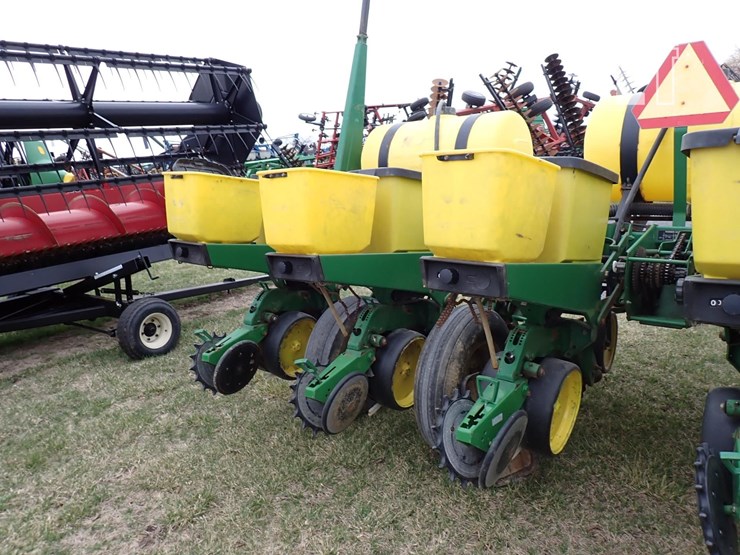 john-deere-7200-image-7