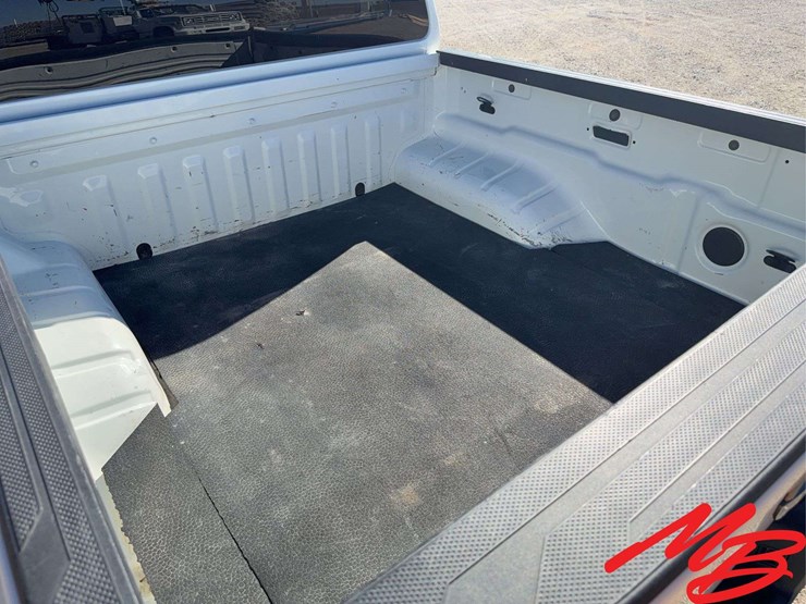 2022-nissan-frontier-sv-image-8