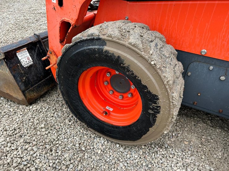 2019-kubota-ssv75-image-16