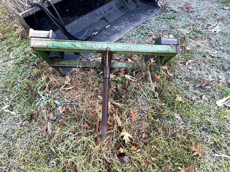 #6032-•-loader-mount-bale-spear-image-5