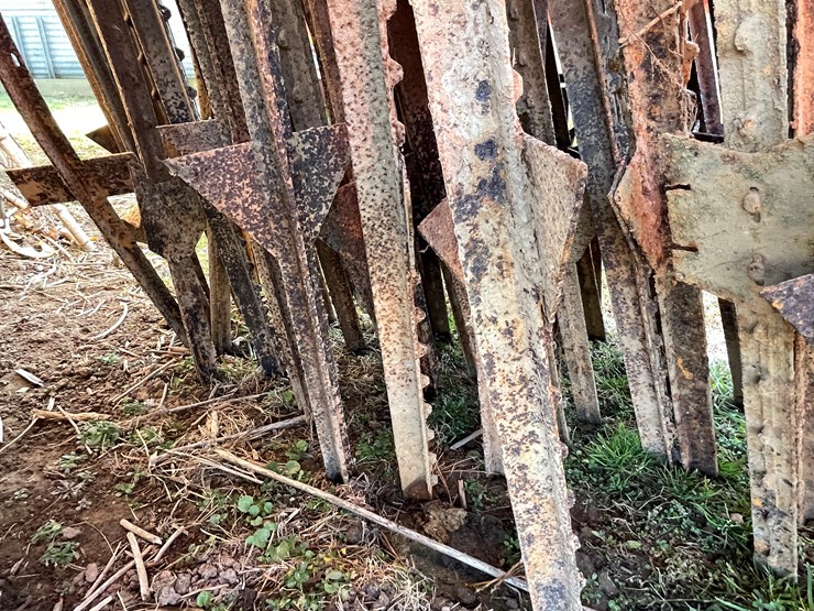 #6056-•-assorted-t-posts-image-7