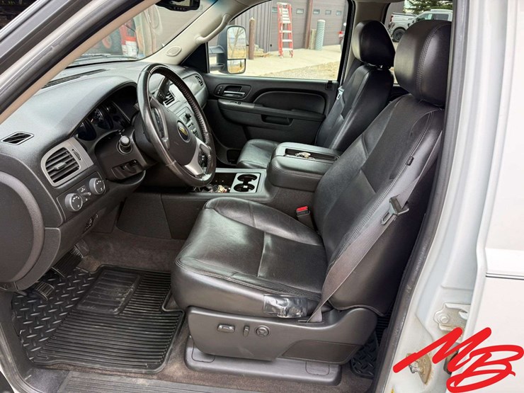 2014-chevrolet-silverado-2500-image-40