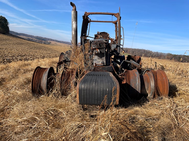 new-holland-t8030-image-2