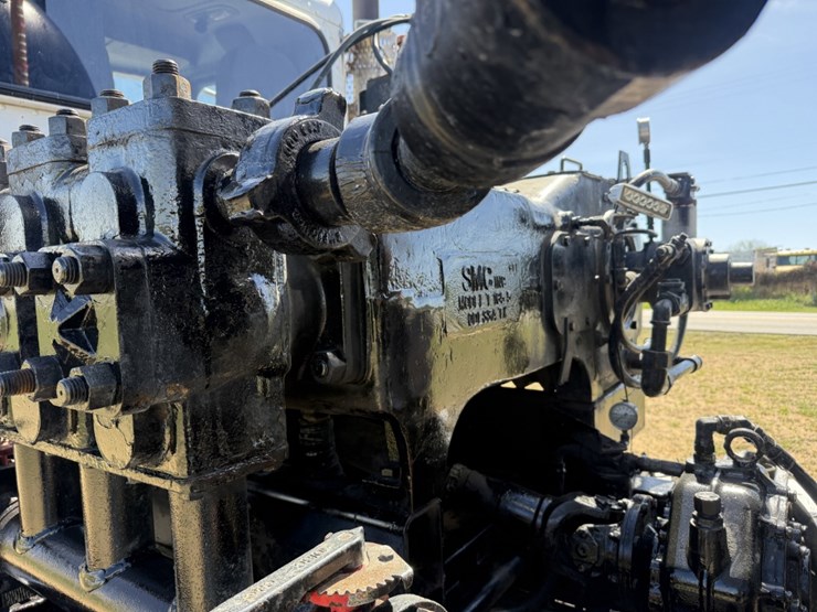 2013-peterbilt-367-image-12