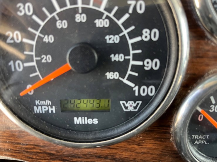 2011-western-star-4900sa-image-12