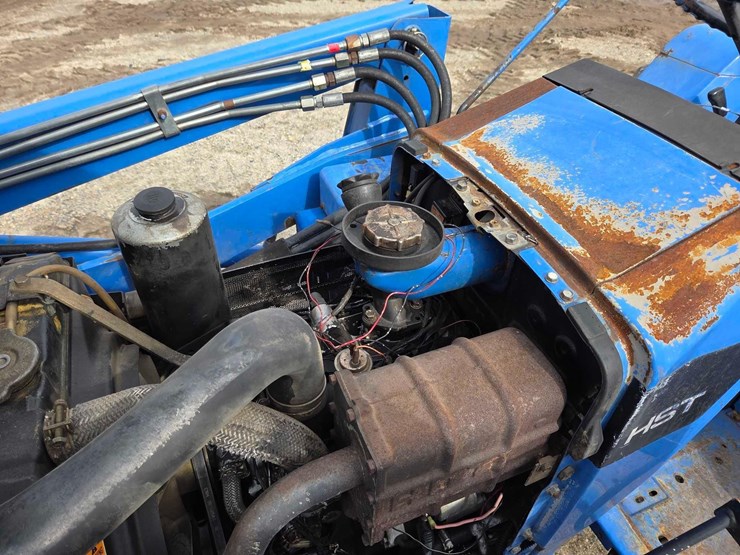 new-holland-tc30-image-7