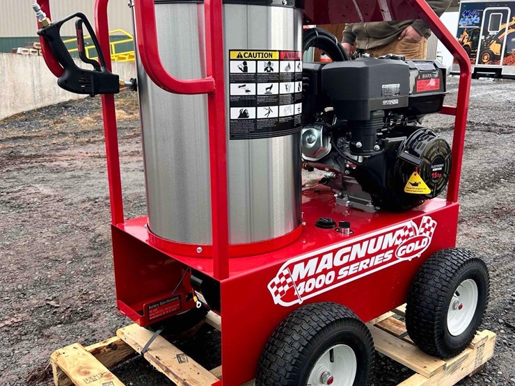 magnum-4000-series-hot-water-pressure-washer-image-3