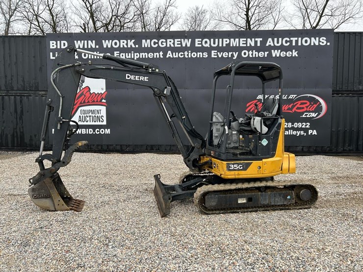 2021-deere-35g-image-1