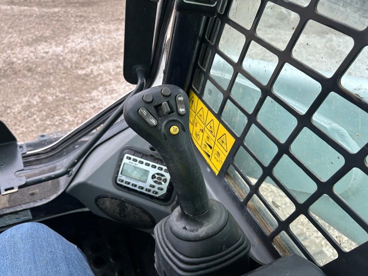 2023-bobcat-t770-image-20