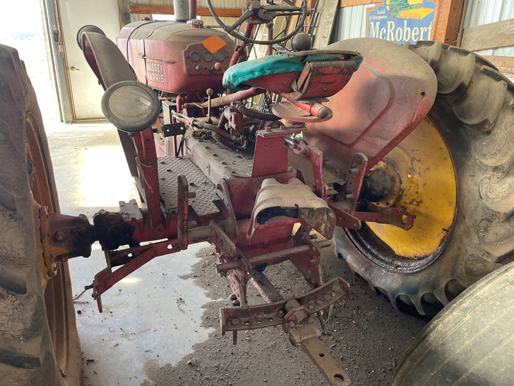 1958-massey-ferguson-33-image-17