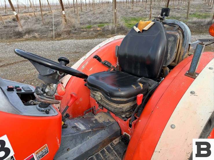 2014-kubota-m8540n-image-27