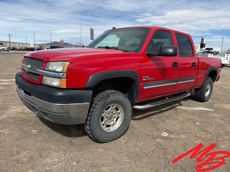 2004-chevrolet-silverado-2500-image-1