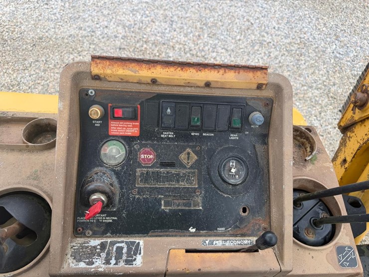 john-deere-310d-image-21