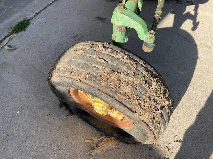 john-deere-4010-image-28