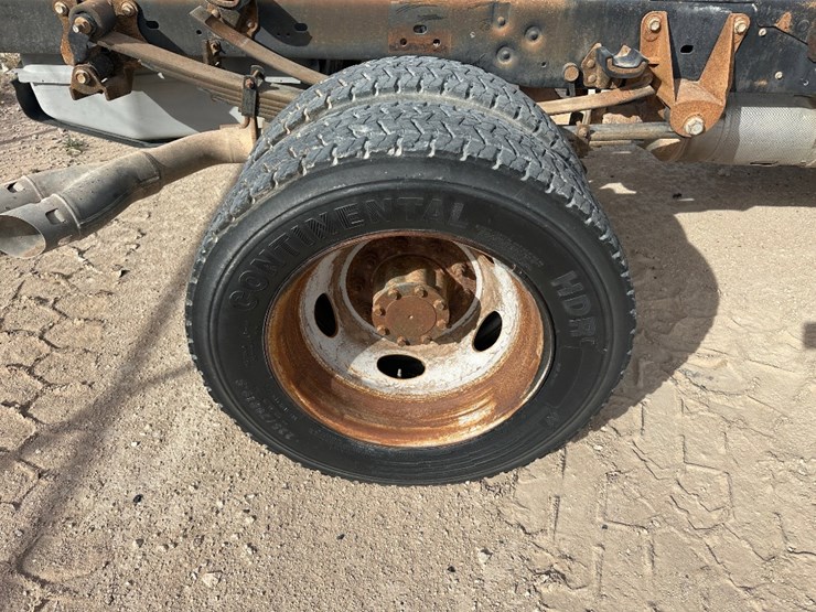 2011-ford-f550-image-4