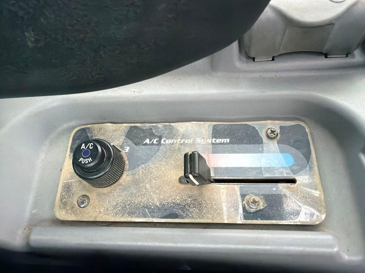 2022-kubota-svl97-2-image-22