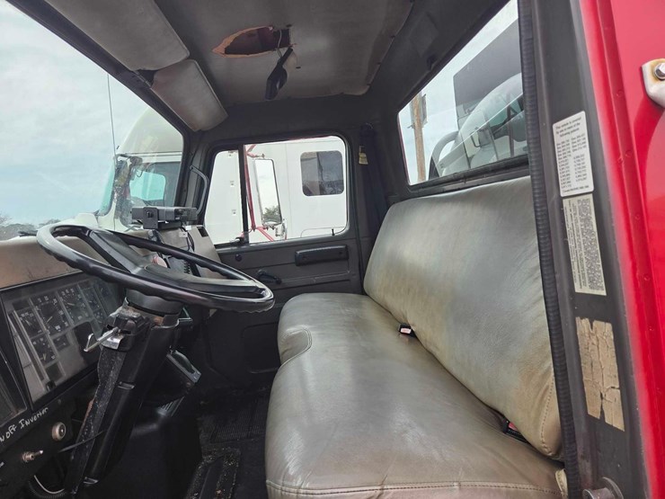 international-4700-image-5