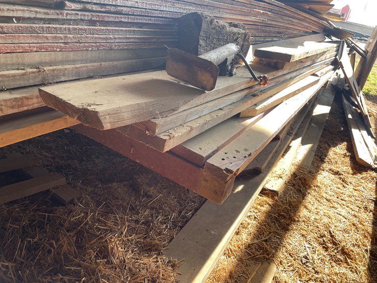 #6069-•-18'-flatbed-wagon-with-contents-image-21