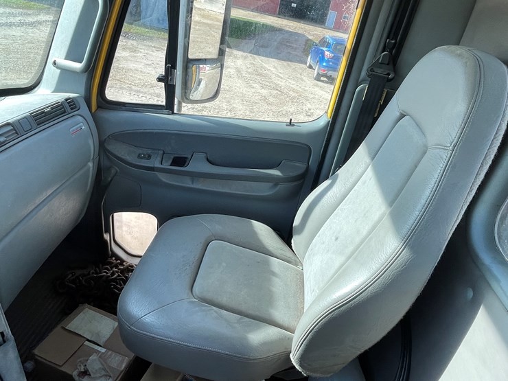 #6036-•-2009-freightliner-semi-(wi-title-in-delay)-image-34