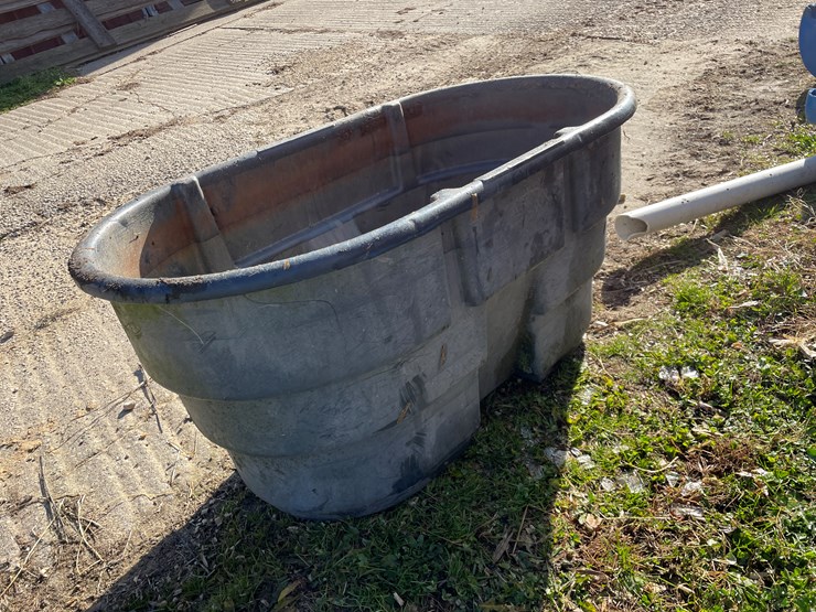 #6074-•-rubbermaid-poly-tank-image-5