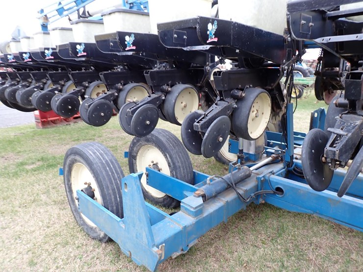 kinze-2600-image-7
