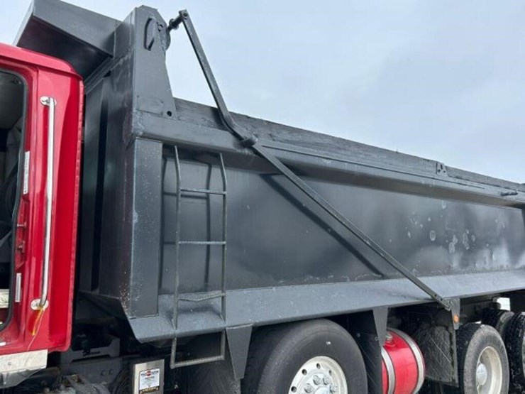 2017-western-star-4700-image-43