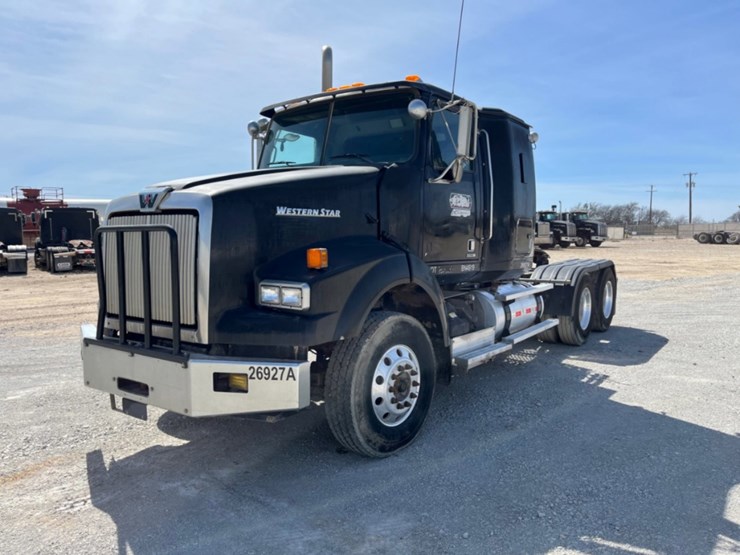 2012-western-star-4900fa-image-1