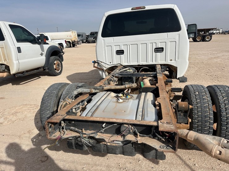 2011-ford-f550-image-6