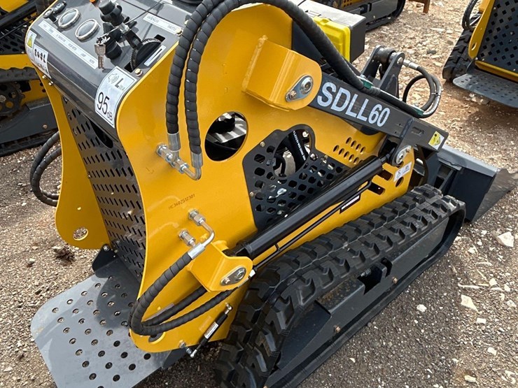 2025-sdlanch-sdll60-mini-crawler-skid-steer-image-3