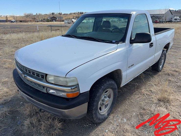 2002-chevrolet-silverado-1500-ls-image-1