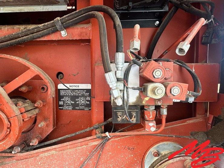 hesston-4900-image-88