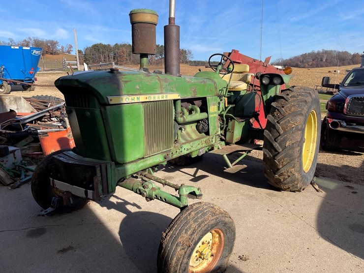 john-deere-4010-image-1